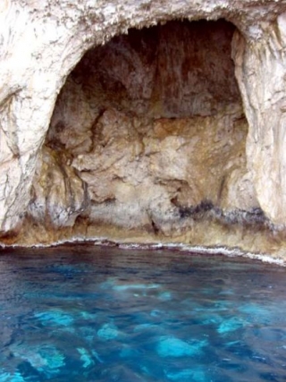  Thunder Cave 